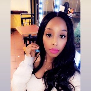 Meet your Posher, Latisha